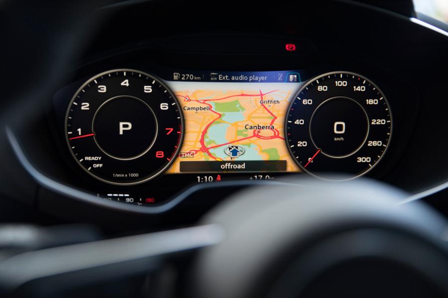 Панель приборов Audi TT Coupe 2.0 TFSI Quattro (8S) 2015 года  (AU) (фото 13 из 20)